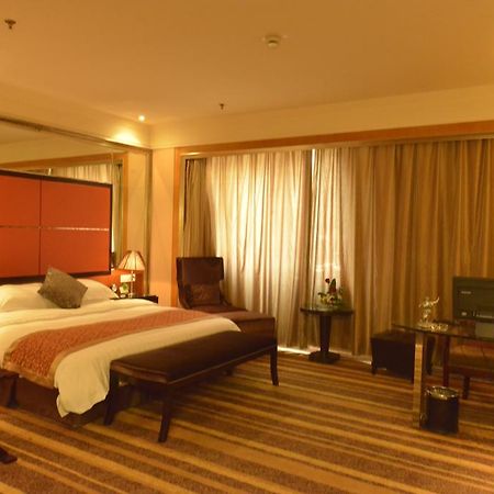 Sprot-Life Garden Hotel Ухань Экстерьер фото